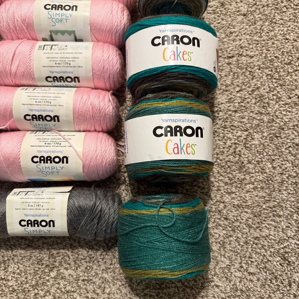 Caron Yarn 24-Piece Lot – Simply Soft, Cakes & Chunky Cupcakes | Bundle - Picture 3 of 9